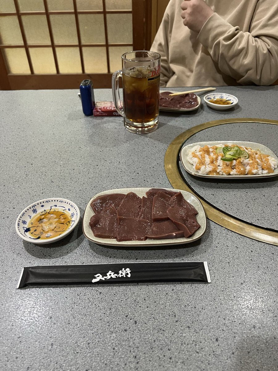 solex3200's tweet photo. ゴルフの後のレバ刺し最高！ https://t.co/hOHIqTQ1aj