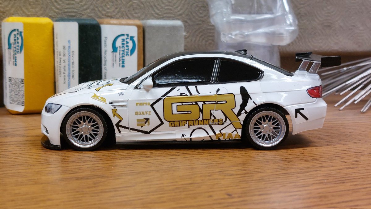 PrintedLeander tweet media