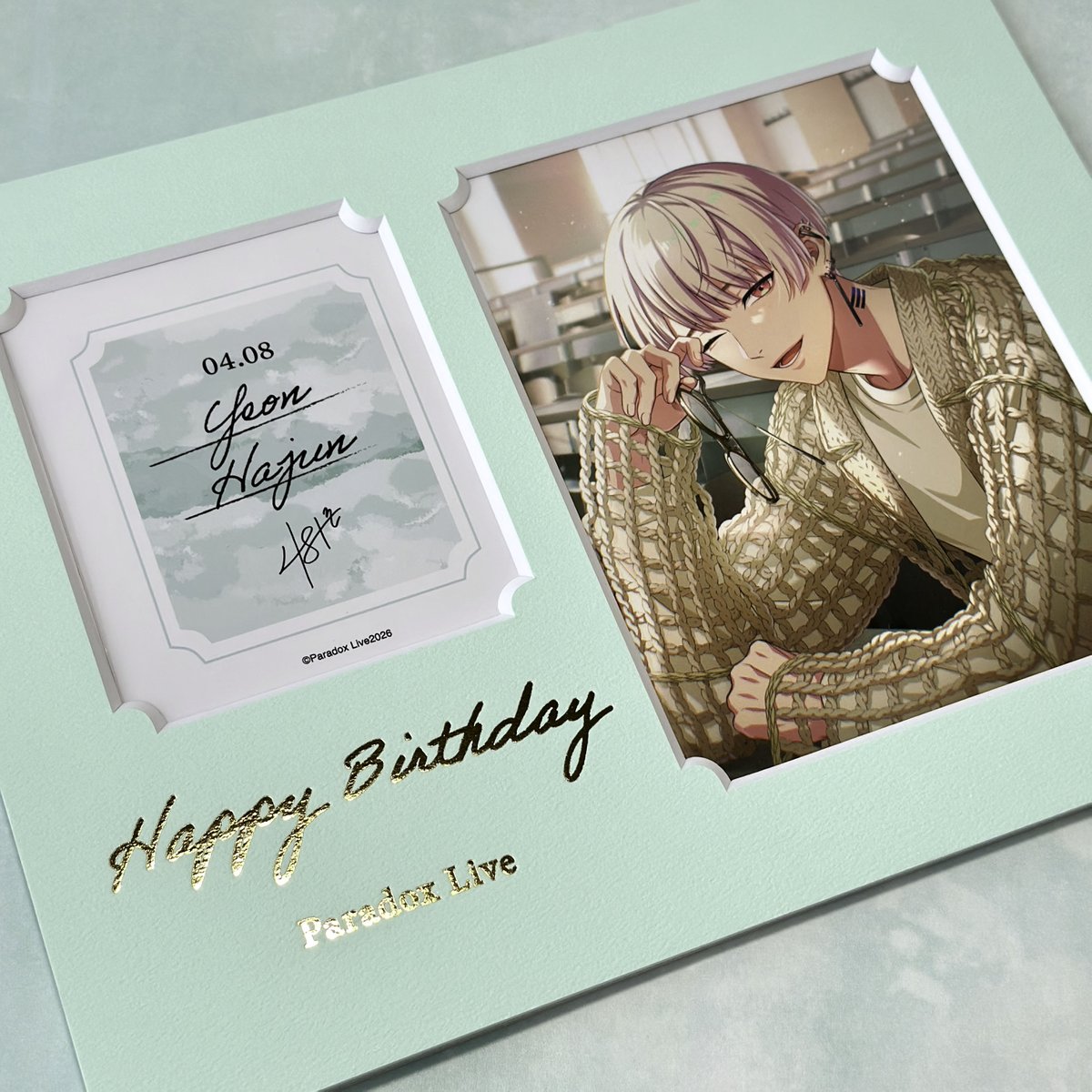 GCREST_store's tweet photo. ╋━.🎂 𝙽𝙴𝚆 .━━━━━━━╋
　　　　　  #燕夏準
　 𝐁𝐈𝐑𝐓𝐇𝐃𝐀𝐘 𝐆𝐎𝐎𝐃𝐒 𝟐𝟎𝟐𝟔
　　  キャラファインマット
╋━━━━━━━━━━.🎂.━╋

自立するキャラファインマット！
豪華な箔押し仕様できらめく存在感✨

🛒https://t.co/41Nt8IXBm0

#パラライ 受注受付中！ https://t.co/96SuALcce0