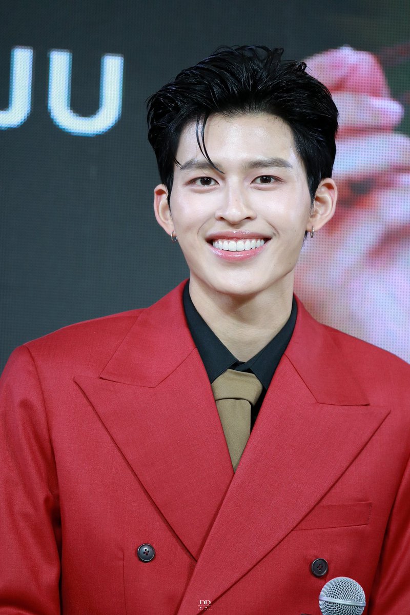 PondPhuwin Official Thailand (DoubleP) tweet media