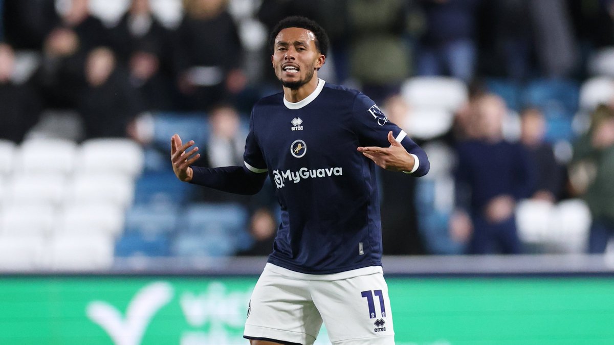 Champchatpod24's tweet image. 🏆 The nominees for the 2025/26 Championship Player of the Season:

🔵 Carl Rushworth

🔴 Hayden Hackney

🔵 Femi Azeez

⚪️ Žan Vipotnik

Who should be crowned the winner? 🤔

#PUSB #BORO #Millwall #Swans