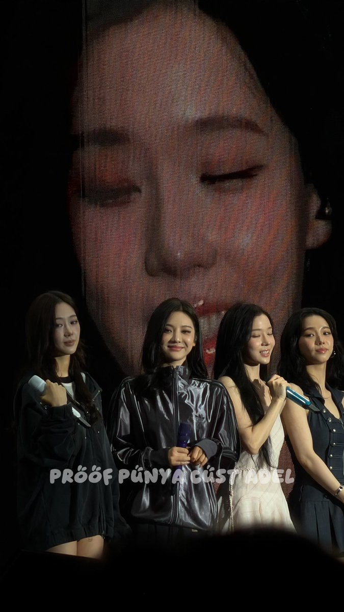 규🖤🌻 tweet media