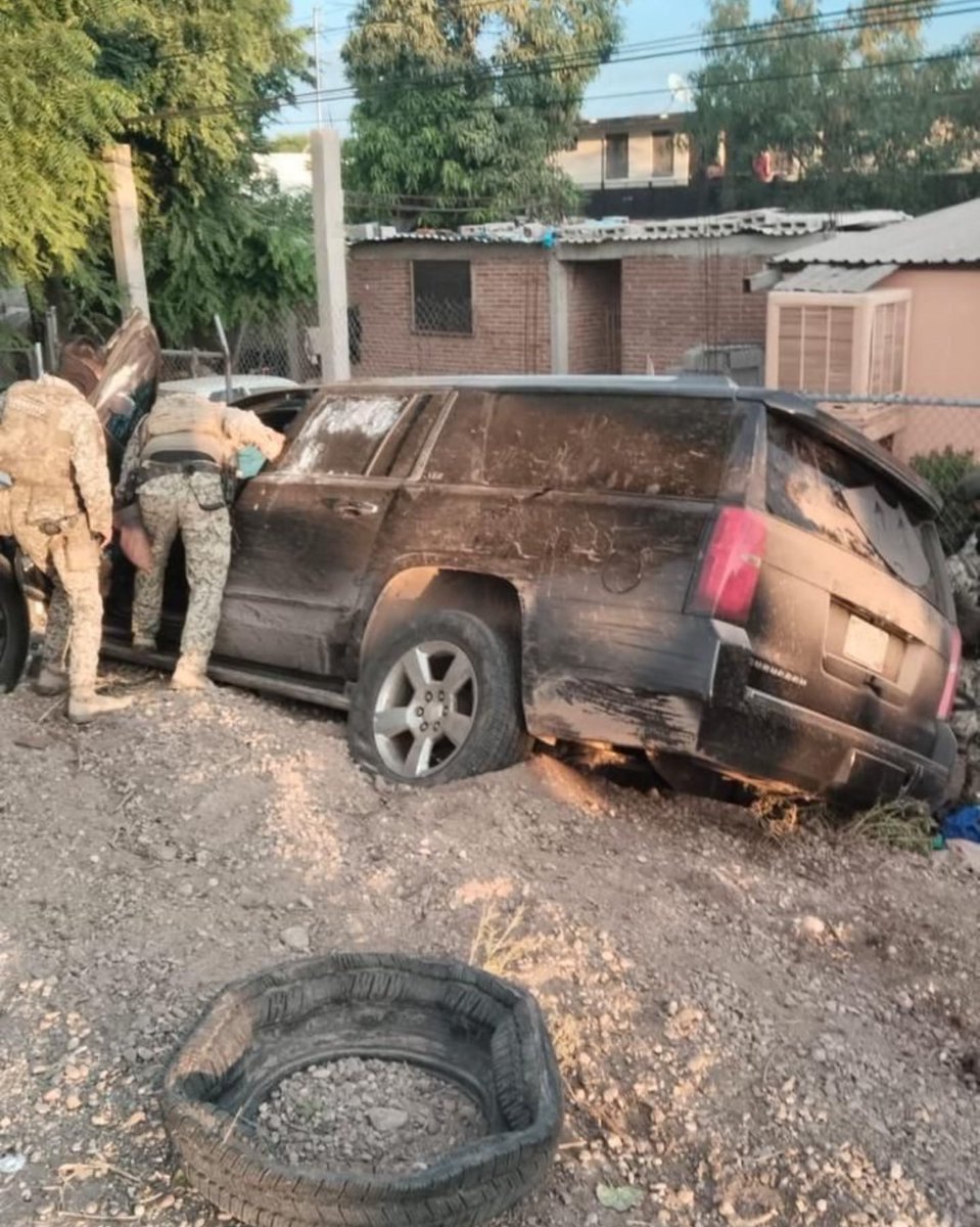 blogdelosguachs's tweet photo. El verdadero Teniente Fantasma
Nuevas imágenes de el día de la recaptura de Marcelino Ticante Castro, alias “El Fantasma”, el domingo 3 de nov. 2024 sobre una carretera a la altura de Costa Rica, Culiacán, Sinaloa.
Quien fue jefe de seguridad de Joaquín Guzmán “el chapo” https://t.co/0nhOOkqkKU