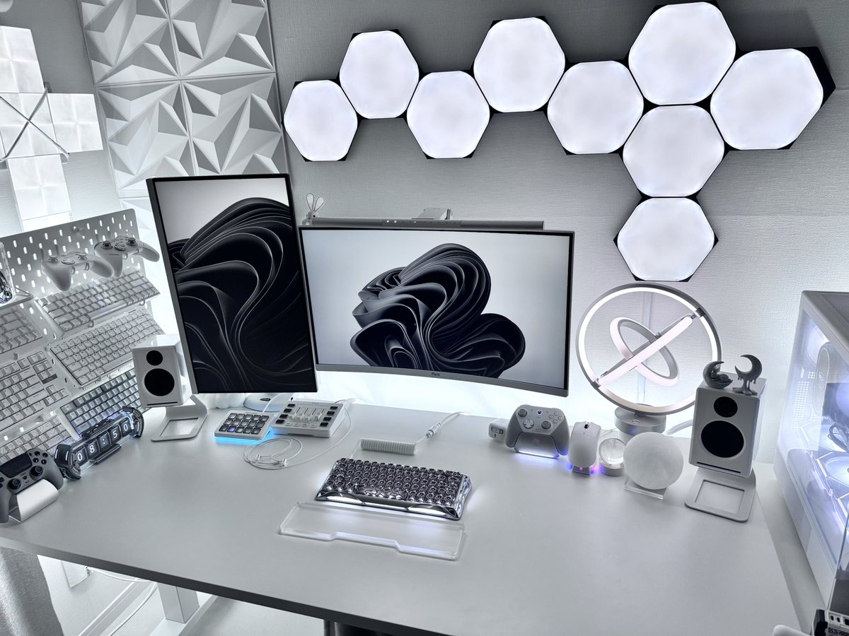 kirak_mono's tweet image. FlexiSpot さんのデスクシェルフ
『MS01』を導入しました🫧

①Before
②After

☀︎.°5000円とお手頃価格!!
☀︎.°デスクと揃う白天板なのが嬉しい🤍´-

#desksetup
もう少し詳しく↓