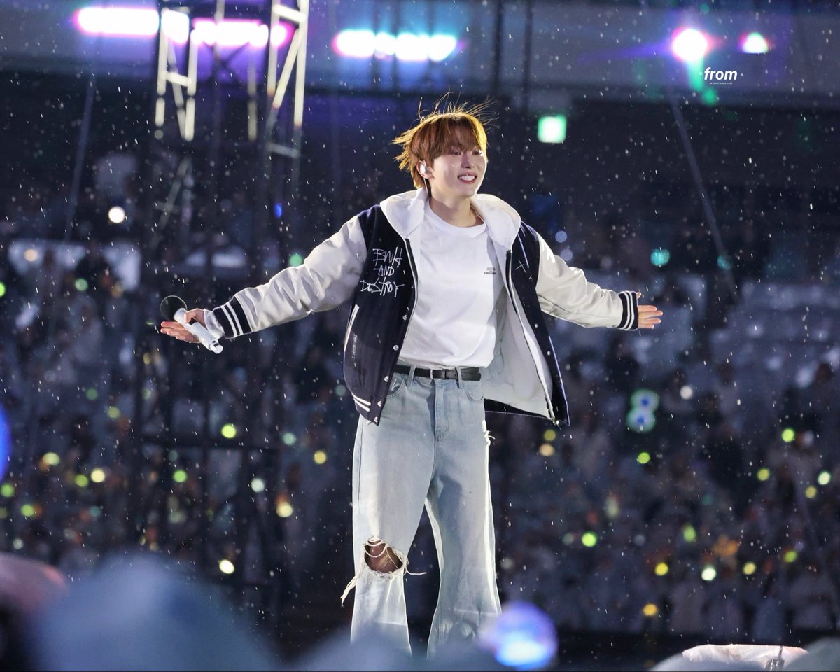 ⋆ 𝙛𝙧𝙤𝙢 ⋆ tweet media