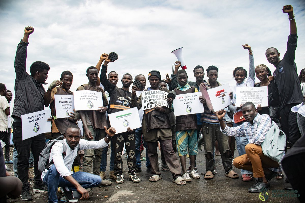 aid_learn47733's tweet photo. Aux côtés de plus 60 activistes, notre organisation s’est mobilisée à Goma pour dénoncer les activités d’exploitation pétrolière à Moanda.
Le message reste clair pas d’expansion pétrolière sans responsabilité en RDC.

#StandUpMoanda #FossilFreeDRC #ActInTime #PhaseOutFossilFuel https://t.co/0CJCPP4PNV
