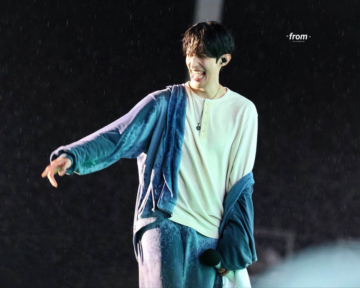 ⋆ 𝙛𝙧𝙤𝙢 ⋆ tweet media