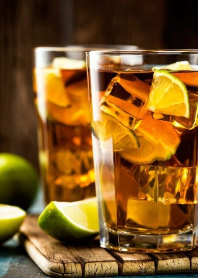 Spirit_of_Wales's tweet image. Spring is here and the drinks are getting lighter. 🌸
What are you reaching for this week?
🍸 Gin and Tonic
 🥃Rum and Cola
 🍹Vodka cocktails
Tell us below.
#SpiritOfWales #WelshSpirits #SpringDrinks