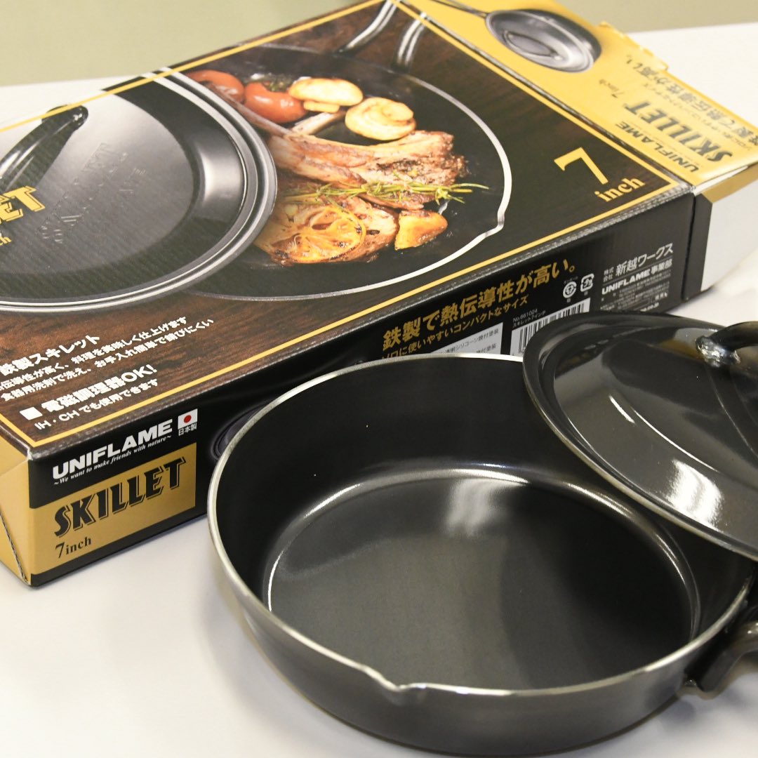 2年生の先進製造／ロボット・システム制御コースゼミIIで行った「新キャンプ用品の企画・設計・製作プロジェクト」🏕️✨
学生たちがアイデアを形にした作品を、総合アウトドアメーカー・新越ワークス様に審査していただきました🔧👀
 
その中から2名が UF賞・新越賞 を受賞🏆🎉