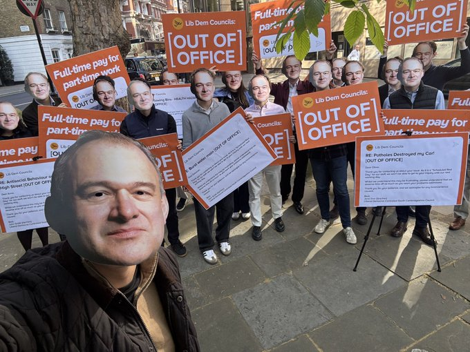 Conservatives tweet media