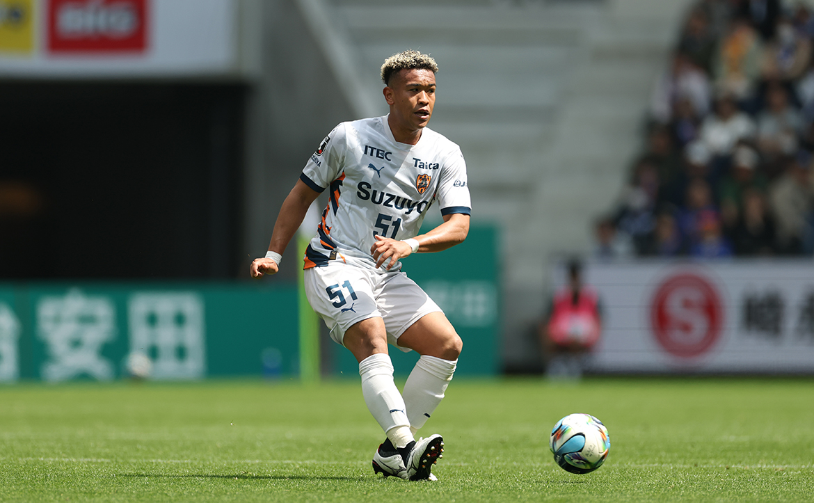 spulse_official's tweet image. 🔸🔸📝取材メモvol.21🔸🔸
🟠#住吉ジェラニレショーン 「“まだまだ行ける”。進化の過程」

「今までの自分はディフェンスラインを低くしてしまう傾向があって、そんな時」…(全文は #エスパルスアプリ で無料配信)

📱ダウンロード
yappli.plus/s-pulse-app_tw

#spulse #ONEFAMILY