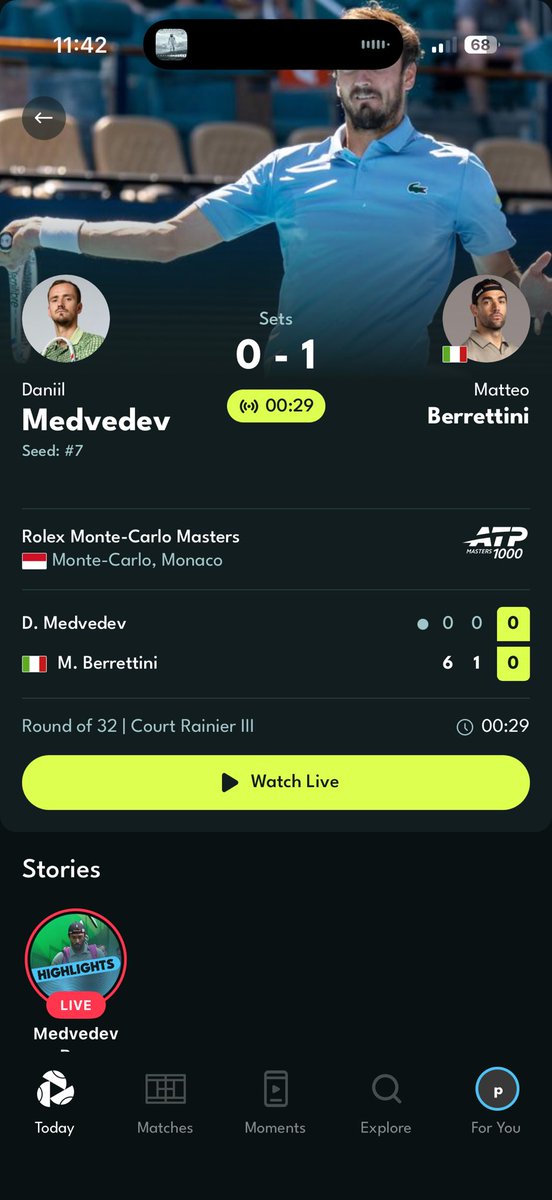 Little_Meow__'s tweet photo. OKAY WHATS GOING ON?!? 
Is Daniil injured or something?!?CUZ IF NOT SOMEONE PLEASE EXPLAIN ME THIS 
#RolexMonteCarloMasters https://t.co/cWyotzYtrp