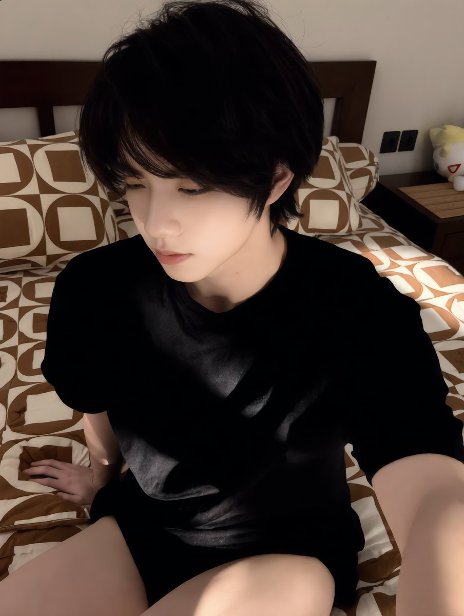fallen_ser4ph's tweet photo. yes i posed. yes i cleaned up. no this is not what i actually look like at 8am~ but that doesn't mean we can't have morning sex 😭🤍 hehe good morning~

#femboy #twink #sissy #nsfw #feminization #japanese #adult #porn #lgbtq https://t.co/uMZTe0PTp9