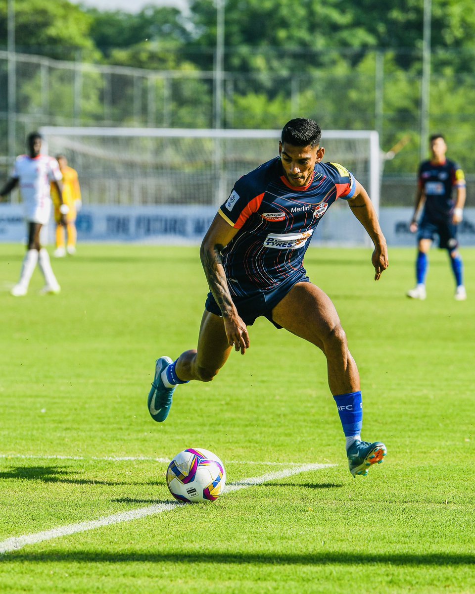 brycemiranda23's tweet image. Hard-fought away win,Big three points secured — we move⚡️💪🏻
#GodAboveAll🙏🏻
.
#IndianFootball #DHFC #IndianFootballLeague