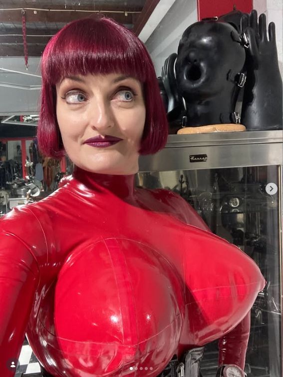 Mistress Tokyo tweet media