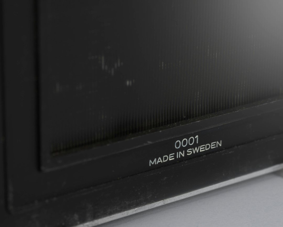 Hasselblad's tweet image. Hasselblad Camera “0001” 📷  
Introduced in 1948, the 1600F brought modular design and 6×6 medium format into a new era of photography. 

Lenses, film backs, and viewfinders could all be adapted, offering photographers a new level of control.  

From this single camera, a legacy