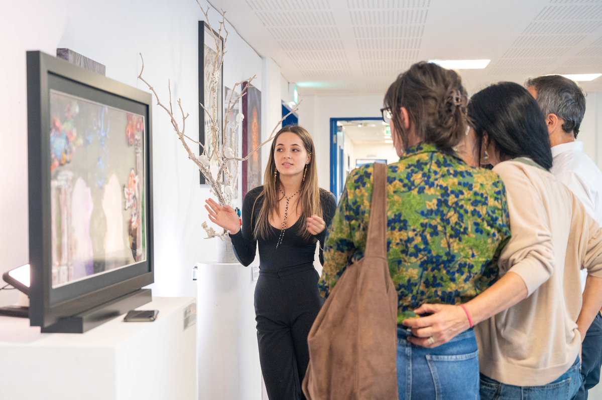 sekqatar's tweet image. Creativity in action at @sekqatar  🎨✨ Our DP2 students shared powerful final works—an IB milestone showcasing identity, reflection &amp;amp; artistic voice. Proud of their journey &amp;amp; what they’ve created 🌍 #SEKQatar #IBDP