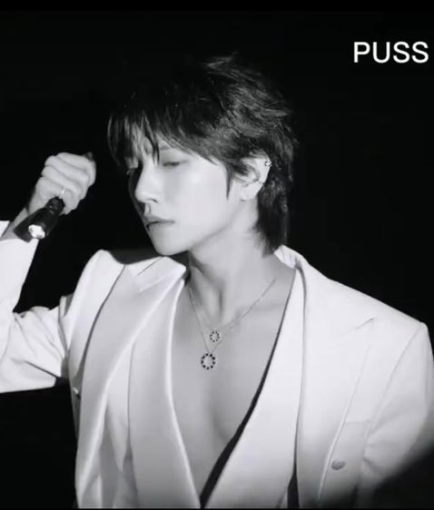 THE CHEST IS OUT OHMYGODBDJDBDD