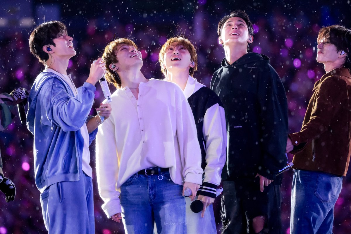 𝘉𝘰𝘰𝘮𝘪𝘭𝘺 tweet media