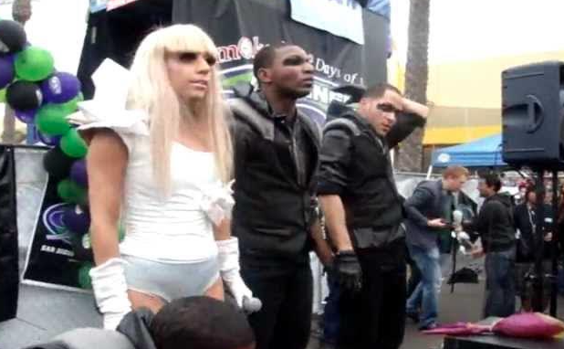 About Music tweet media