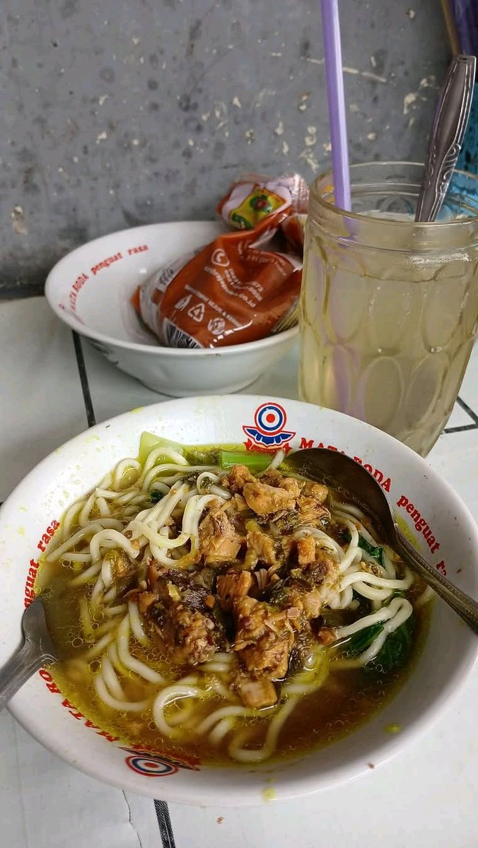 Sinshindyy's tweet photo. Mie Ayam Di Jogja Enak Juga https://t.co/a76V1ynYkV