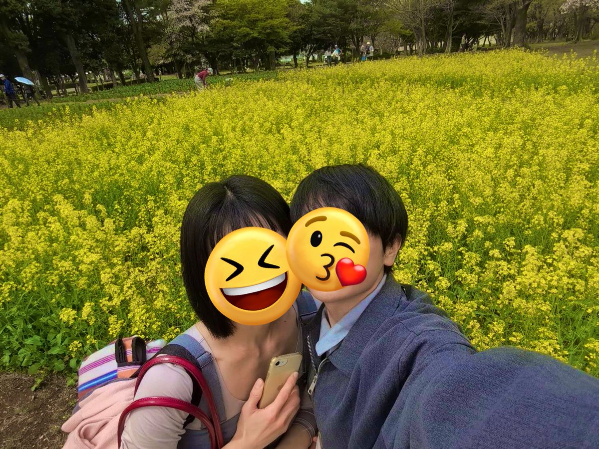 roriyankee's tweet photo. お花見🌸
散りきる前ギリ間に合った😂
桜吹雪ヤバすぎて桜絨毯だった
昼寝日和過ぎて寝転がるの気持ちよかった😌
菜の花綺麗過ぎて桜より綺麗だった説😇笑 https://t.co/Ce2mKncqjB