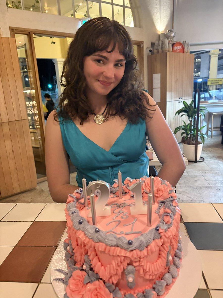 imogen 💌 tweet media