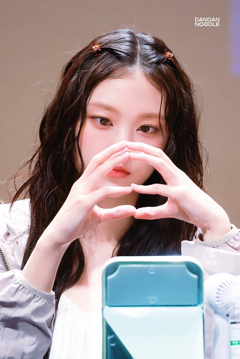 dandanno0dles's tweet image. 240606 Haerin

#NewJeans #뉴진스 
#Haerin #해린