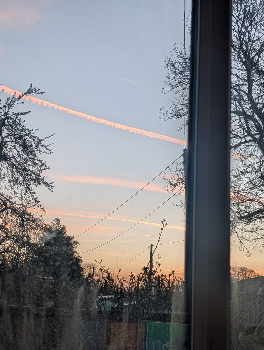 Blatantly obvious today considering the alleged jet fuel shortage 🙄🤬 usually theres only 1 or 2