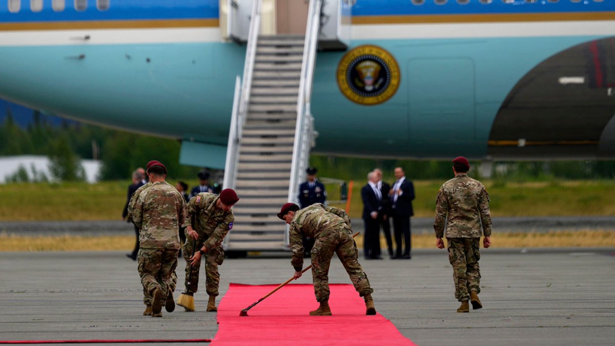 Katrin Second tweet media