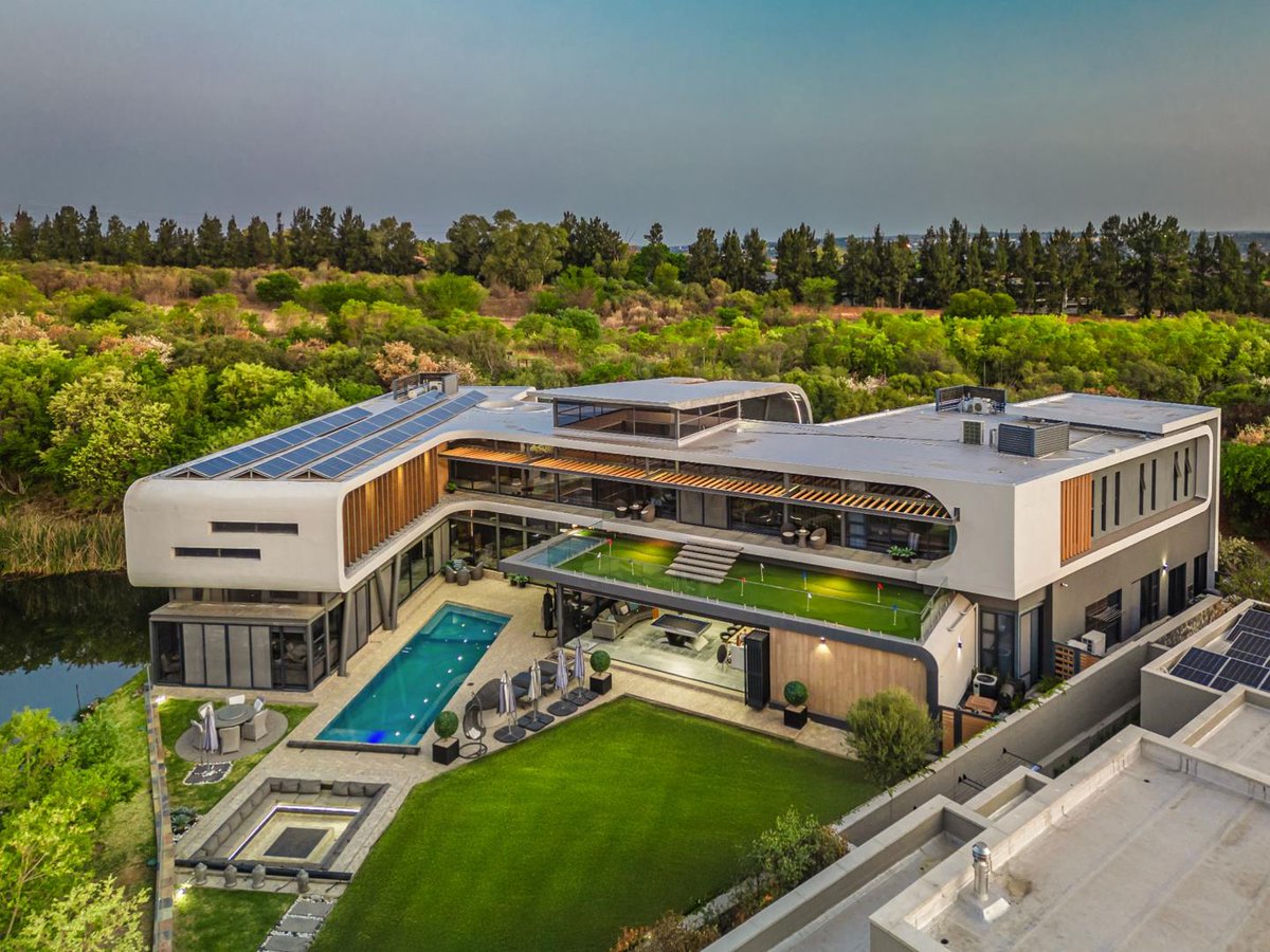 Ash Müller tweet media