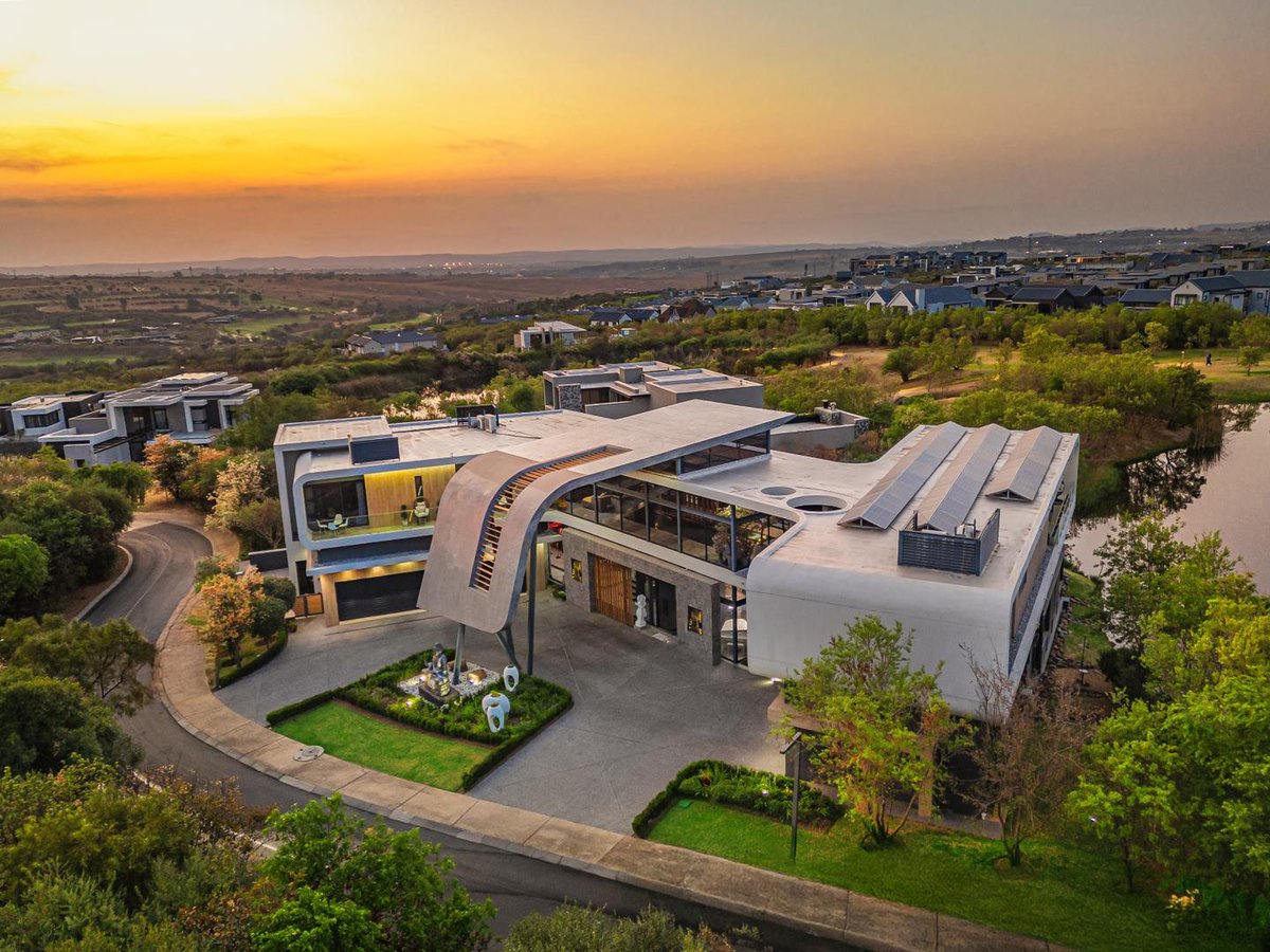 Ash Müller tweet media