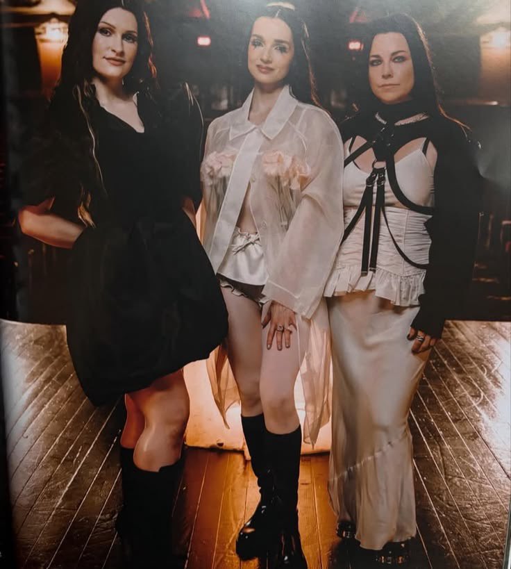 DailyAmyEv tweet media