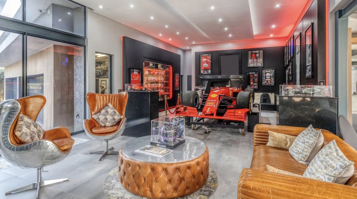 Ash Müller tweet media