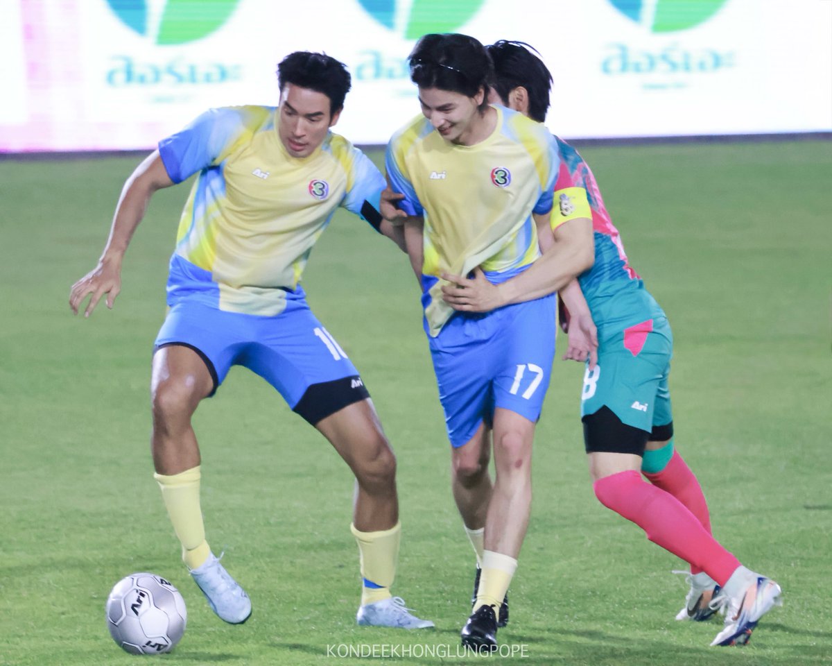 º·˚♡ คนดีจะได้เจอเมนกี่โมง 🍊🐧🖤 tweet media