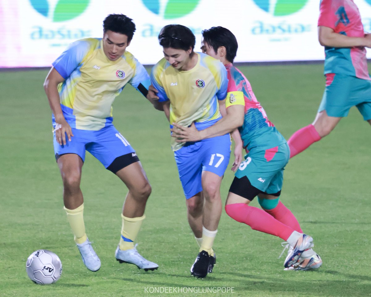 º·˚♡ คนดีจะได้เจอเมนกี่โมง 🍊🐧🖤 tweet media