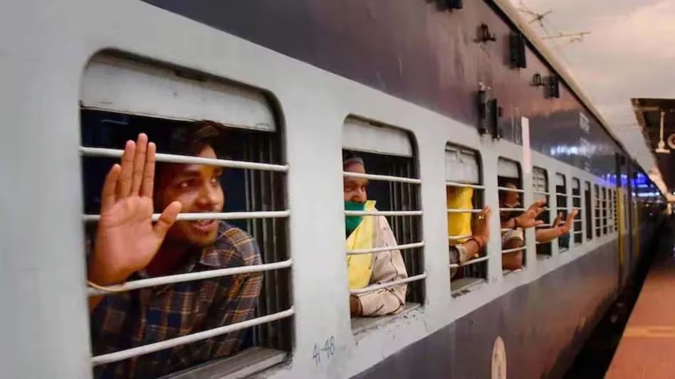 Indian Railways: रेलवे इस रूट पर चलाएगा समर स्पेशल ट्रेनें, यूपी-बिहार के यात्रियों को भी मिलेगा लाभ, देखें शेड्यूल   

Summer Special Trains: भारतीय रेलवे ने गर्मी की छुट्टियों में यात्रियों की सुविधा के लिए समर स्पेशल ट्रेनें चलाने का फैसला किया है. अमृतसर से कोलकाता और ऋषिकेश