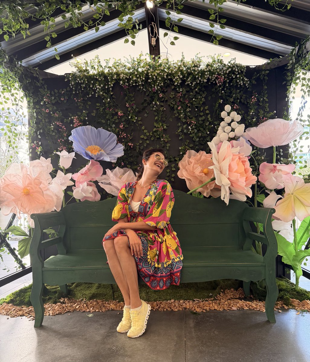 iampoojabatra's tweet photo. How you talk to yourself is everything. 🌼🌸🌺🌷🌻🪷🪻🌹💐 https://t.co/luqewqeV58