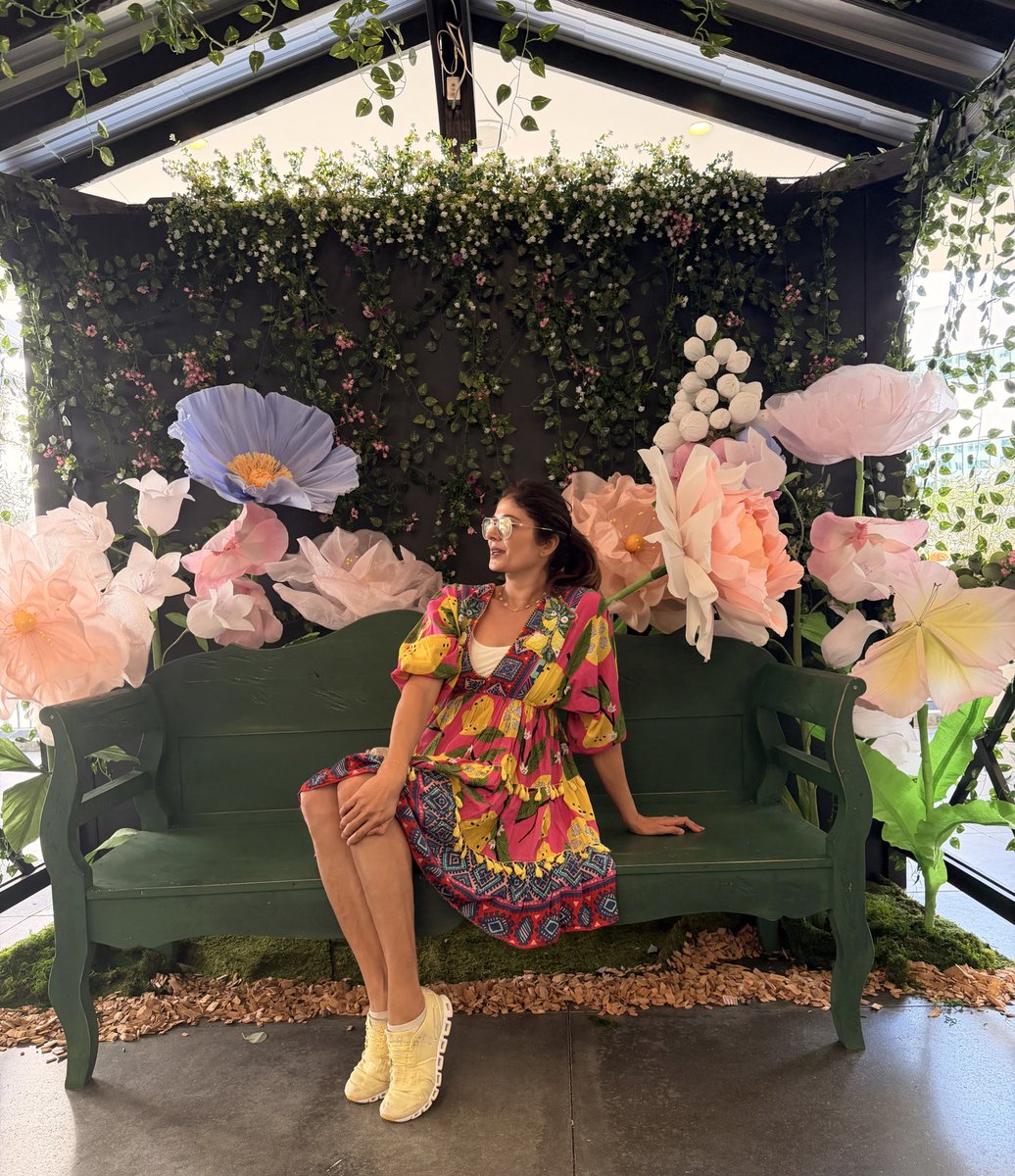 iampoojabatra's tweet photo. How you talk to yourself is everything. 🌼🌸🌺🌷🌻🪷🪻🌹💐 https://t.co/luqewqeV58