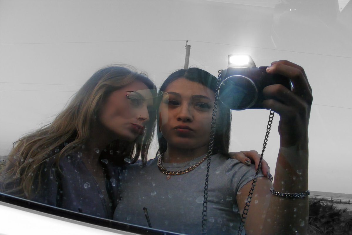 charmingwit_'s tweet image. Dm for Collabs!📩 First two get a FREE mini sesh. 💙🌟📸 #htx #latina #photographer