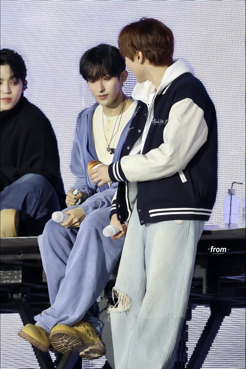 ⋆ 𝙛𝙧𝙤𝙢 ⋆ tweet media