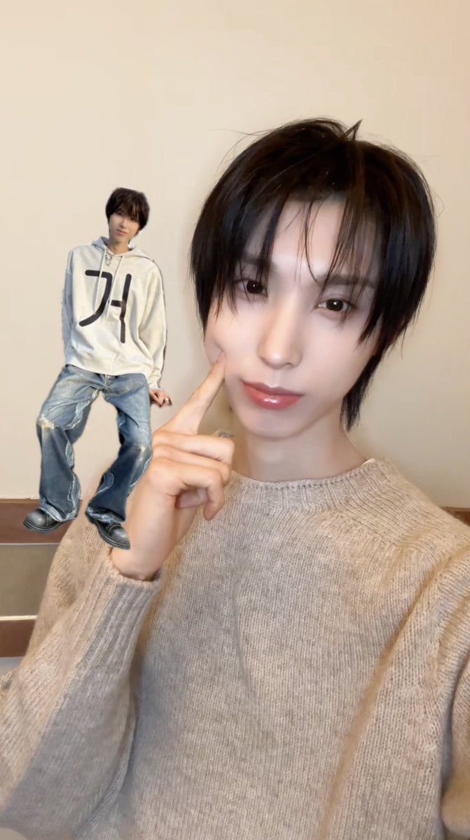 KickFlip tweet media