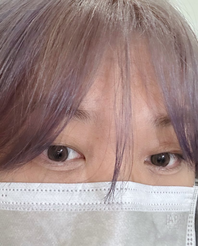E905PHX's tweet photo. 렌즈 예쁜데..? ꉺᴗꉺ https://t.co/JLxpqLv5C6