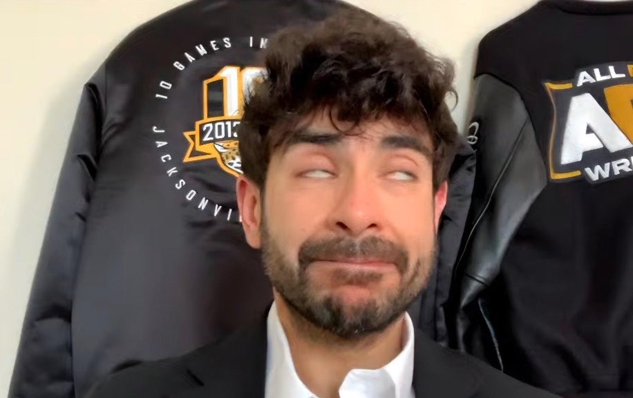 MakaveliDTA's tweet image. #TonyKhan is either ejaculating or doing #TheUndertaker’s “rest in peace”.