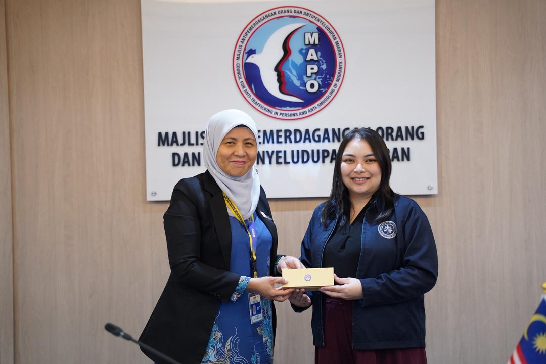 IACAT_PH's tweet image. PH–Malaysia step up fight vs human trafficking: IACAT met with NSO-MAPO in Kuala Lumpur to deepen cooperation, share best practices, and strengthen regional action against trafficking and migrant smuggling.

#IACAT #BagongPilipinas #IisangNasyonIisangAksyon