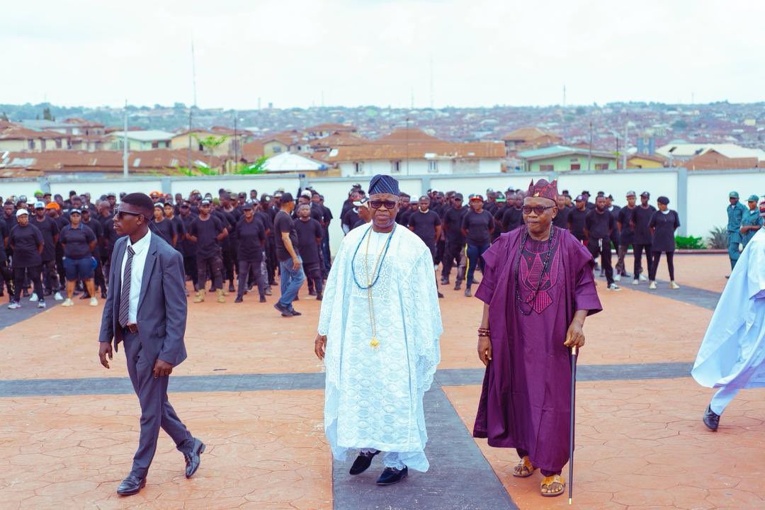 I heartily congratulate His Imperial Majesty, the Olubadan of Ibadanland, Oba Rashidi Adewolu Ladoja (ARUSA I), on the inauguration of the Ibadan Community Guard and the unveiling of “Gaari Ibadan.” These visionary and impactful initiatives are timely steps toward strengthening