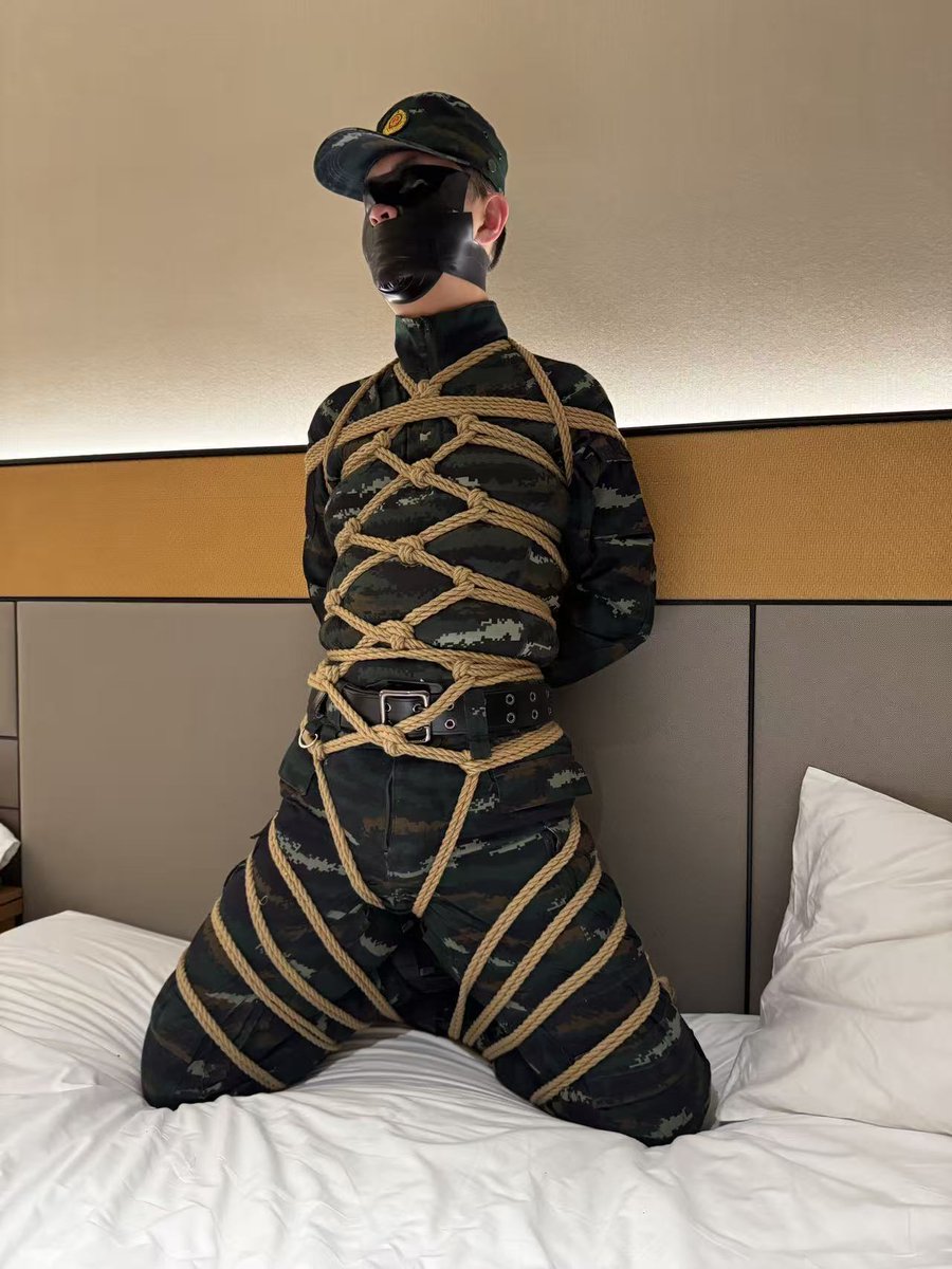 MasterJ037's tweet photo. 来北京体验了缘份哥哥的技术 @yuan_fen21 太幸福啦
紧缚但也没有很不舒服 脚麻的刚刚好
一次性就体验了各种各样的绑法 做m比s幸福 https://t.co/LYSKSTgNZb