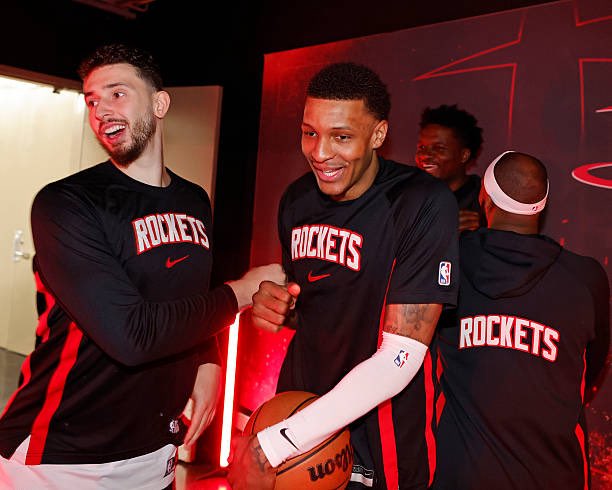 Rockets Lead tweet media