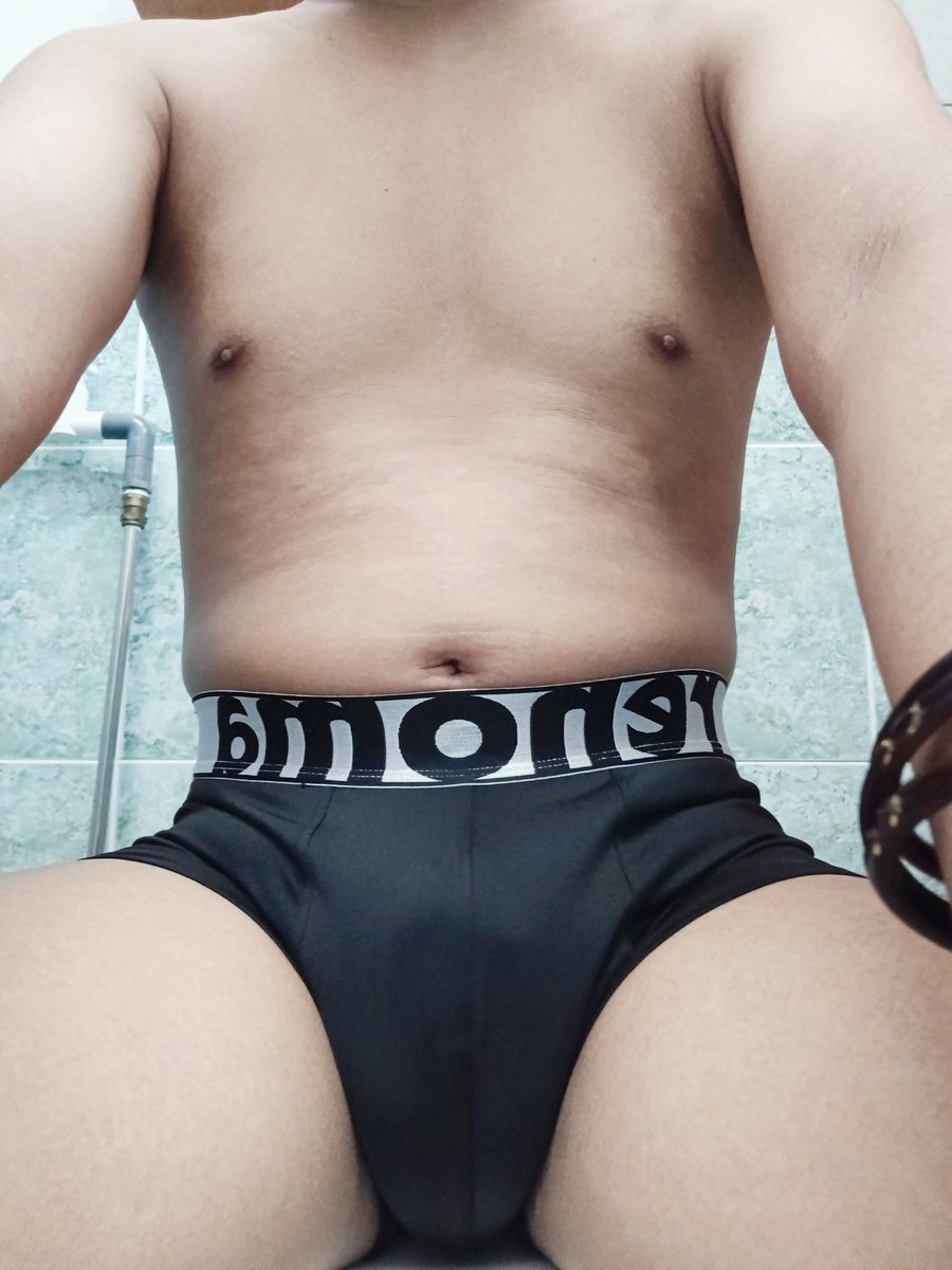 SoonNg6969's tweet photo. 黑色RENOMA🖤 https://t.co/58OobQmSVd