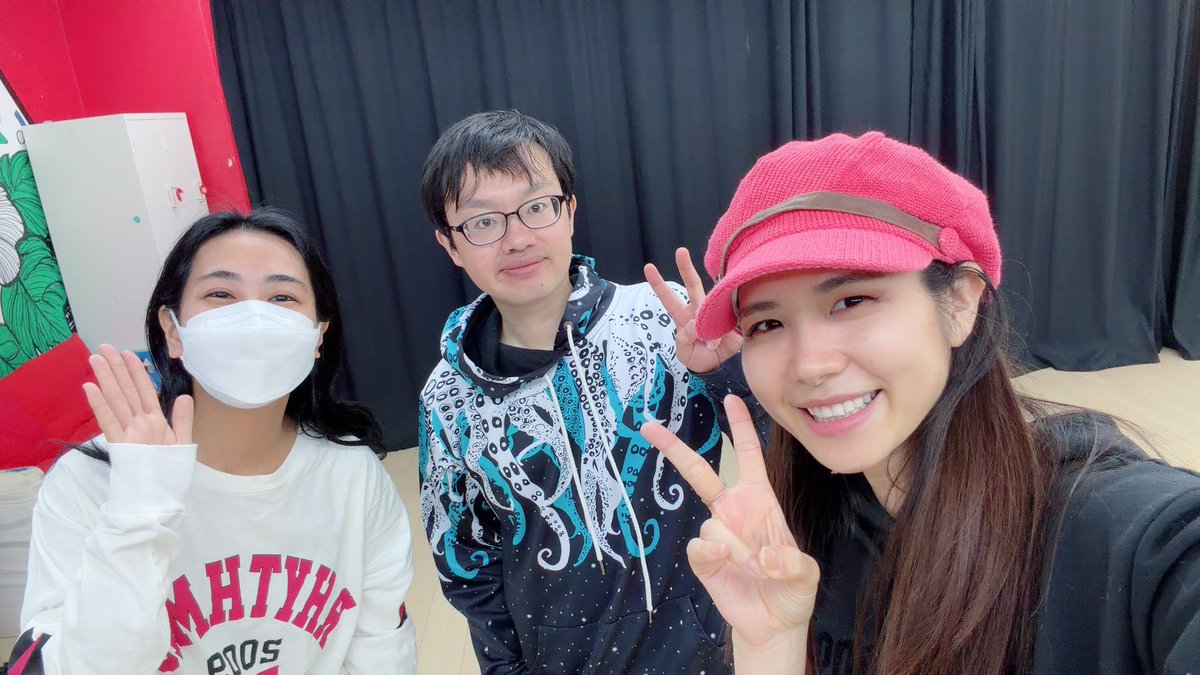 bless4_Studio's tweet photo. 久しぶりに戻ってきたメンバーを迎え
クラスも賑やかになりました！

今週もいい汗をかいてます！
難しい曲にも挑戦しています♪

一緒にダンスしたい方募集中✨

毎週火曜日 10:30〜
大人のダンスクラス

#ダンス #柿生 #bless4スタジオ https://t.co/lksidvDcYU